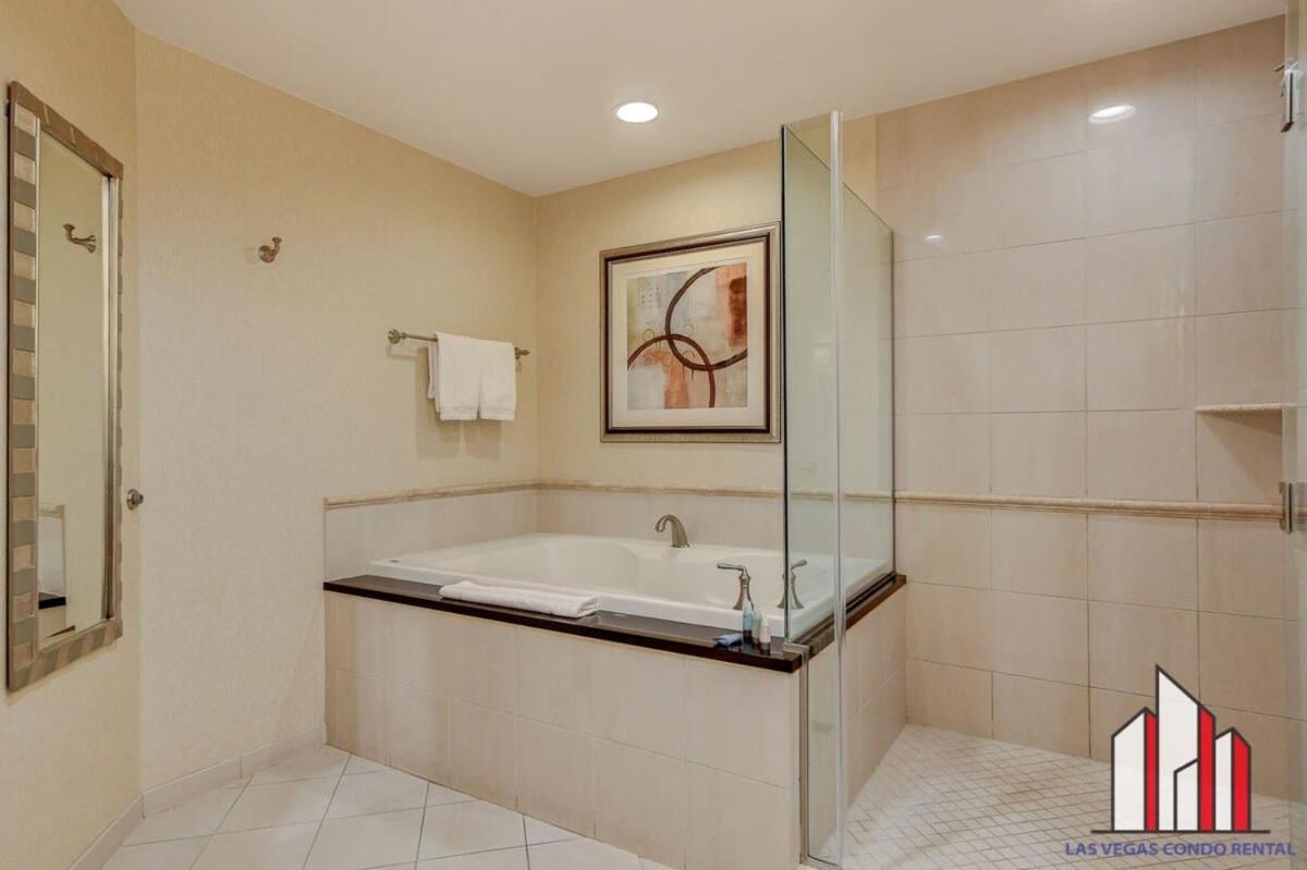 Mgm Signature-24-709 Strip View Jacuzzi Studio لاس فيغاس المظهر الخارجي الصورة